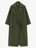 Cappotto lungo con rever oversize e tasche a filetto