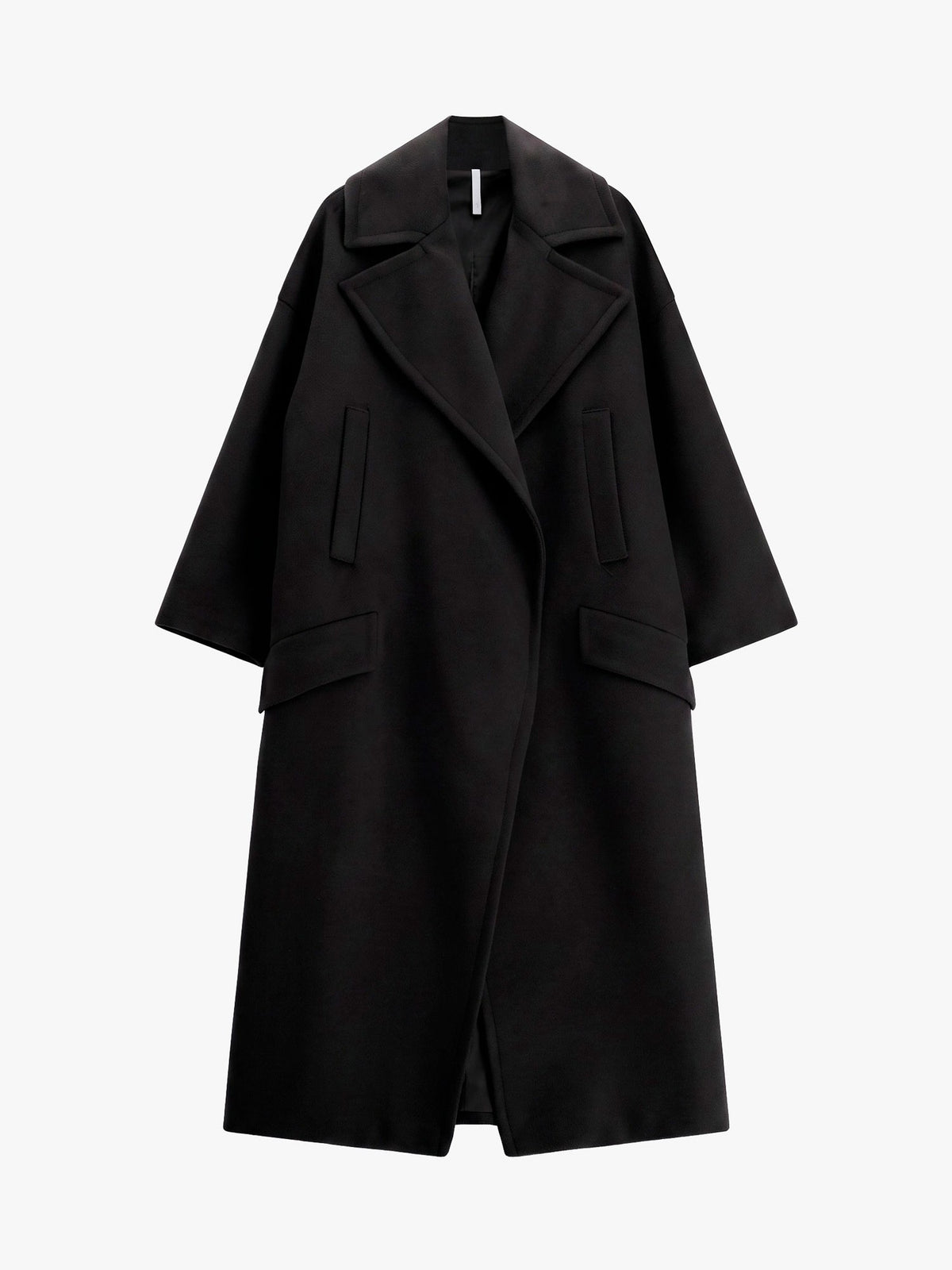 Cappotto lungo con rever oversize e tasche a filetto