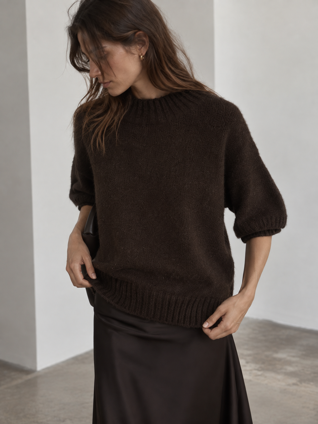 Maglione moro a maniche corte con collo polo ampio bordo