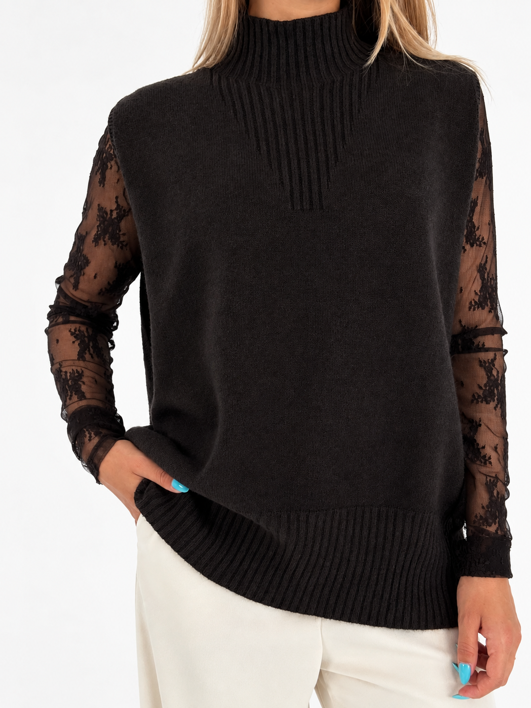 Maglia smanicata con collo alto lavorato