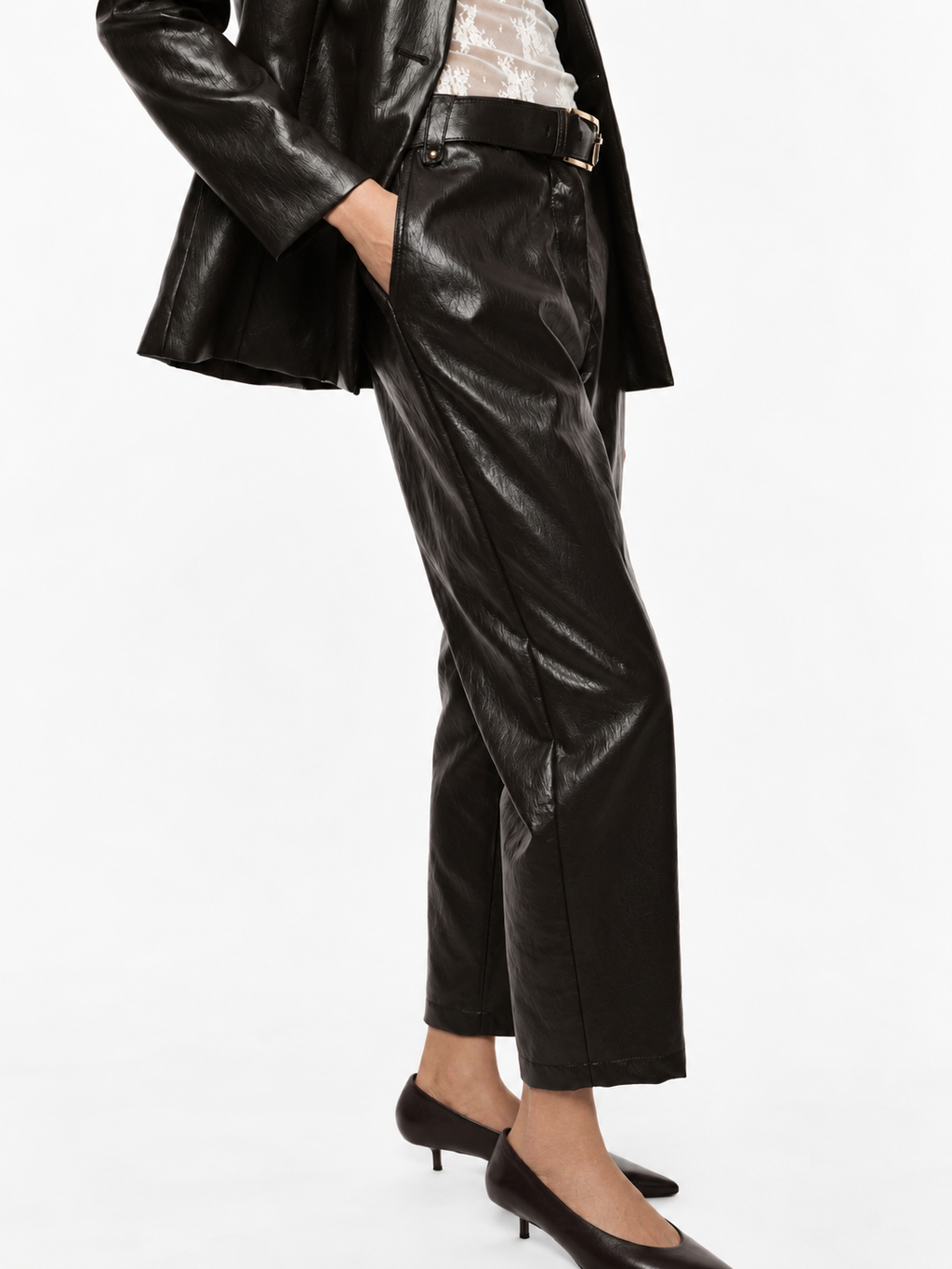 Pantaloni in similpelle a vita alta con cintura