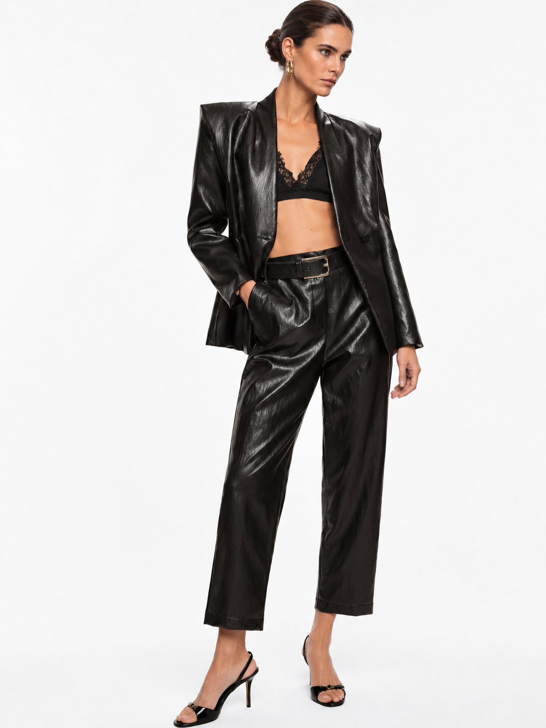 Pantaloni in similpelle a vita alta con cintura