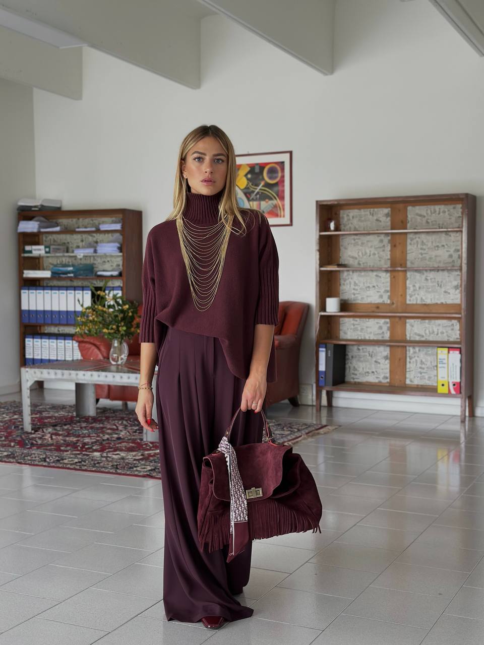 Pantaloni palazzo a vita alta con pinces e cintura