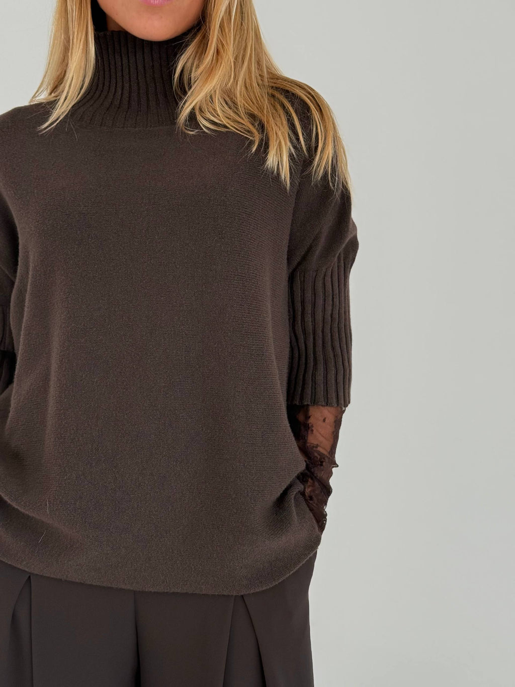 Maglione collo a cratere con maniche 3/4