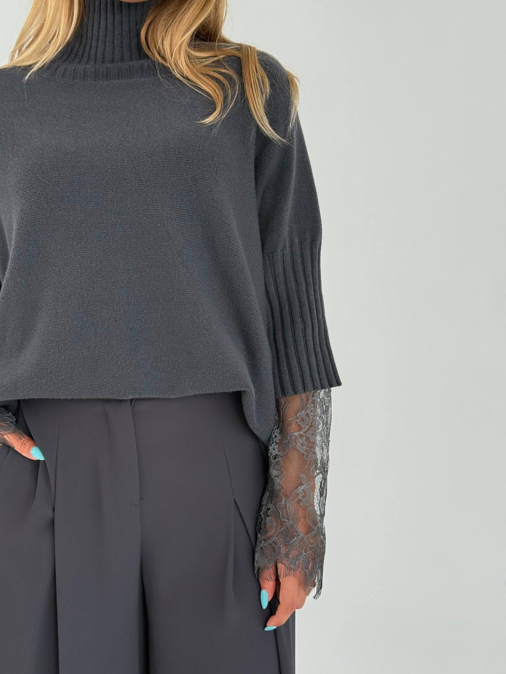 Maglione collo a cratere con maniche 3/4
